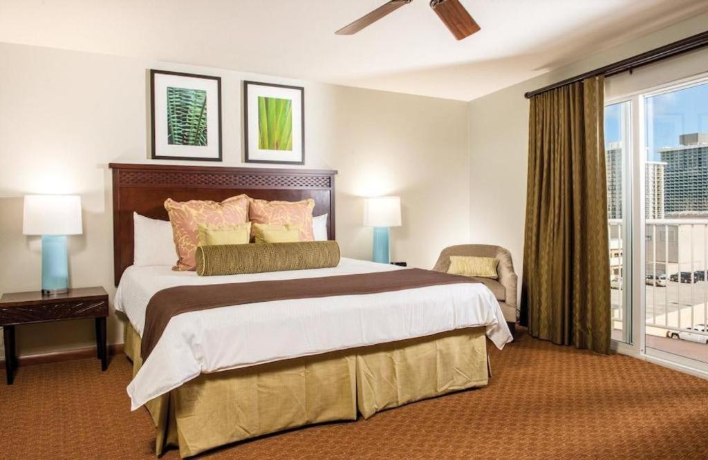 Club Wyndham At Waikiki Beach Walk Гонолулу Экстерьер фото