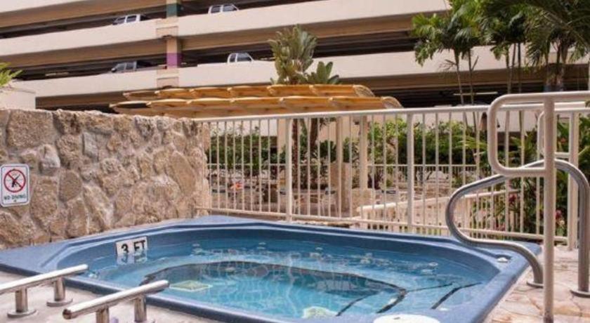Club Wyndham At Waikiki Beach Walk Гонолулу Экстерьер фото