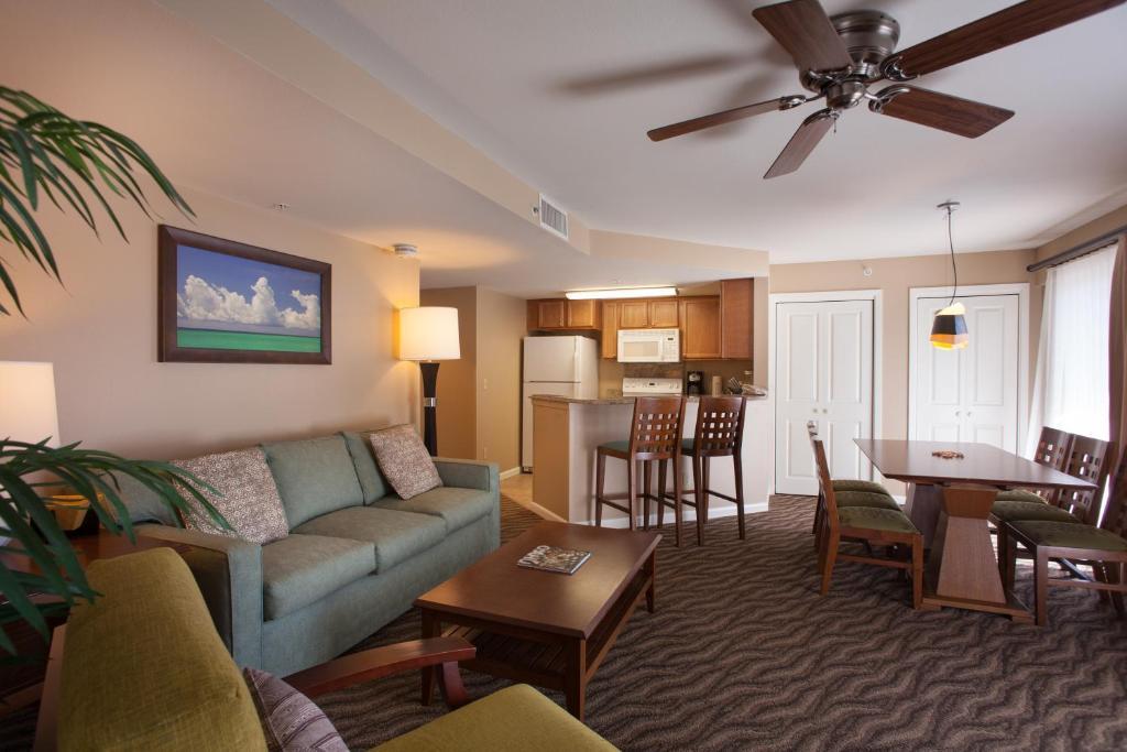 Club Wyndham At Waikiki Beach Walk Гонолулу Экстерьер фото